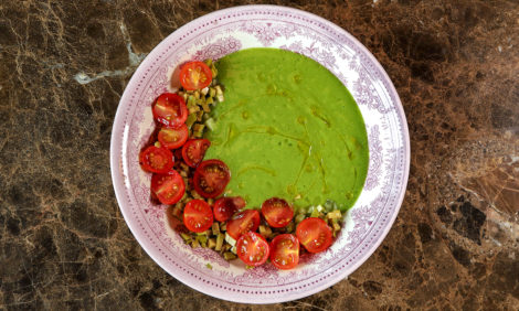 Едим дома: зеленая гречка, авокадо-гаспачо и другие рецепты от московских шефов