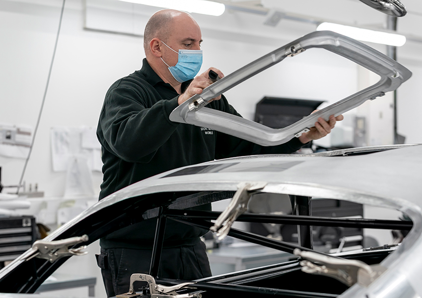 Aston Martin возобновляет производство самого знаменитого автомобиля в мире Aston Martin DB5