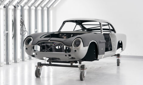 Aston Martin возобновляет производство самого знаменитого автомобиля в мире