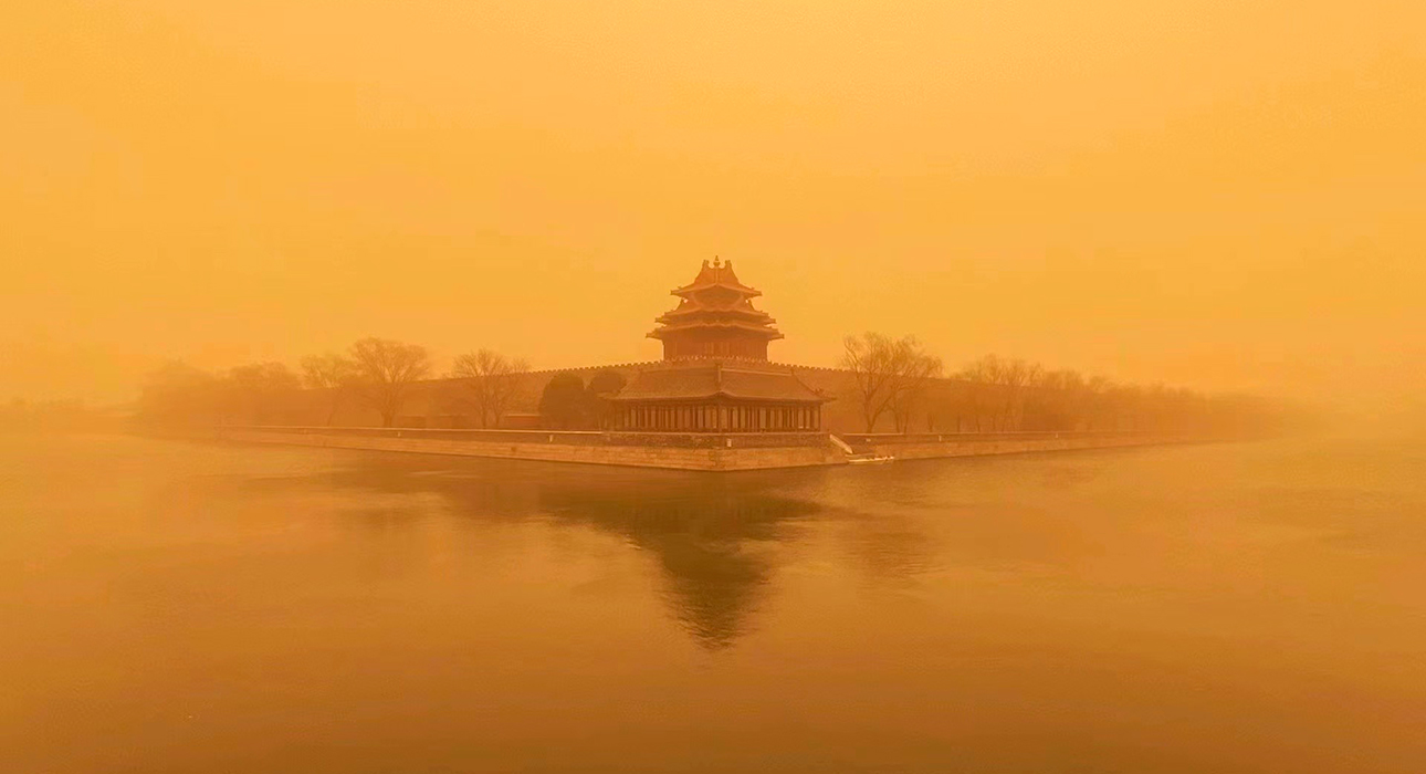 Фото дня: Пекин накрыла песчаная буря