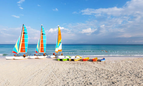 Куда поехать весной: белоснежные пляжи Варадеро, борщ по-кубински и сокровища пиратов Кайо-Ларго