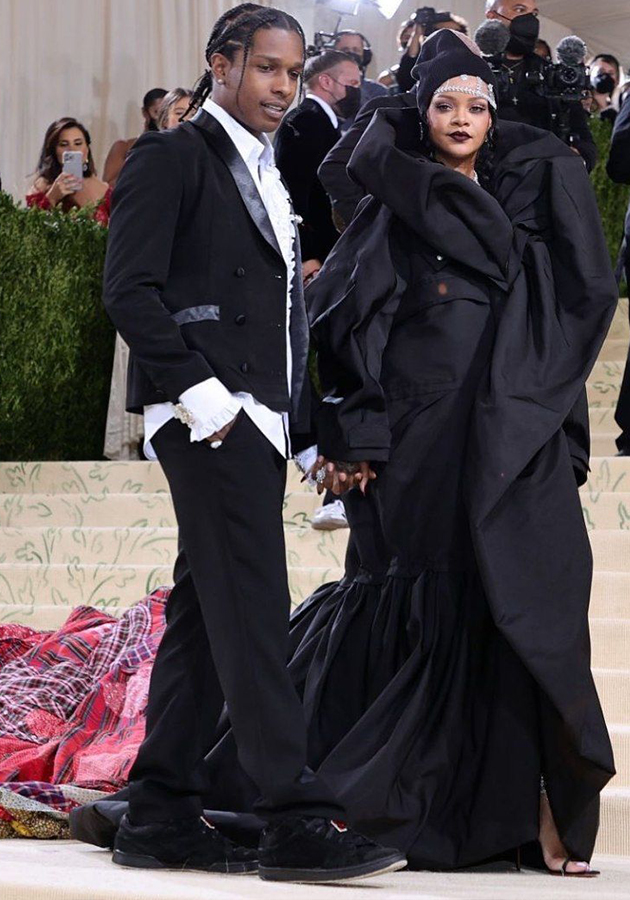 A$AP Rocky в костюме ERL и Рианна в платье Balenciaga couture