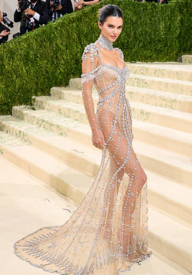 Кендалл Дженнер в платье Givenchy 
