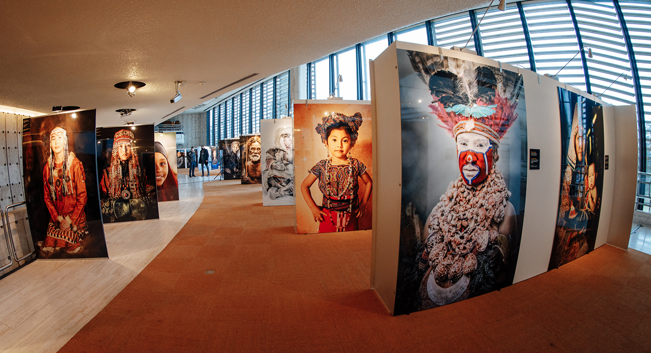 PostaАрт: фотовыставка Александра Химушина «Мир в лицах» в отделении ООН в Женеве во Дворце наций