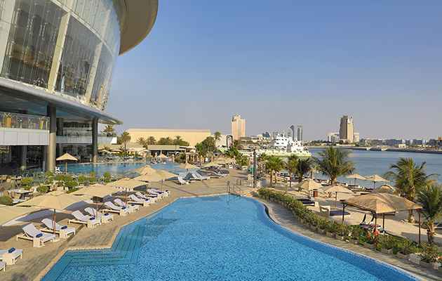 #PostaTravelNotes — весенние каникулы в Абу-Даби: пляжи, искусство и адреналин