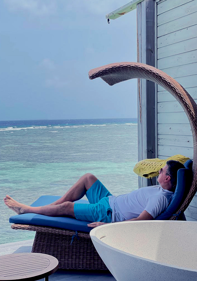 Константин Андрикопулос рассказывает об идеальном путешествии в Mӧvenpick Resort Kuredhivaru Maldives