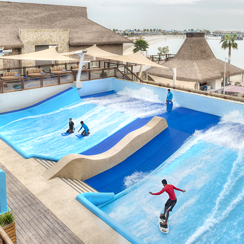 Banana Island Resort Doha by&nbsp;Anantara: путешествие к&nbsp;китовым акулам и&nbsp;бассейн для серфинга