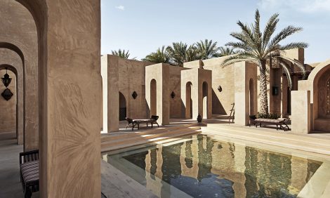 DubaiGuide: легендарный курорт Bab Al&nbsp;Shams Desert Resort откроется в&nbsp;апреле 2023 года