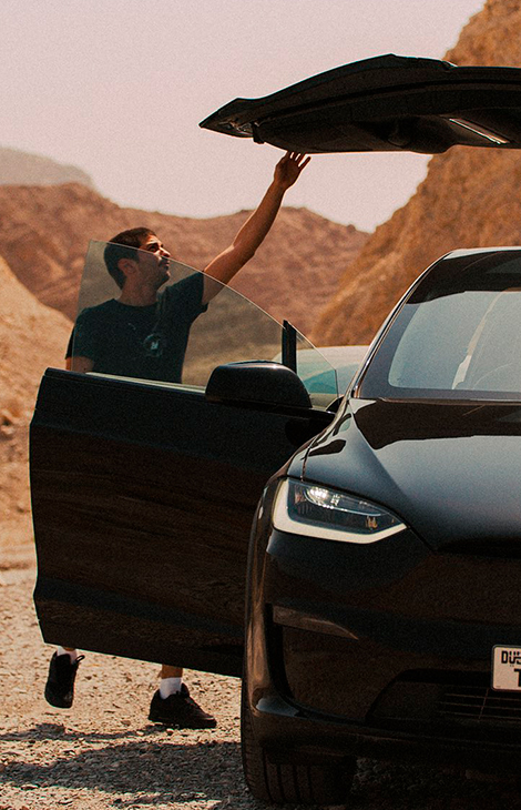 Tesla тестирует свои авто в&nbsp;Дубае&nbsp;&mdash; в&nbsp;условиях экстремальной жары