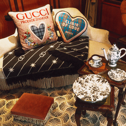 Gucci Gift: итальянский Дом посвятил новогодний кампейн путешествиям