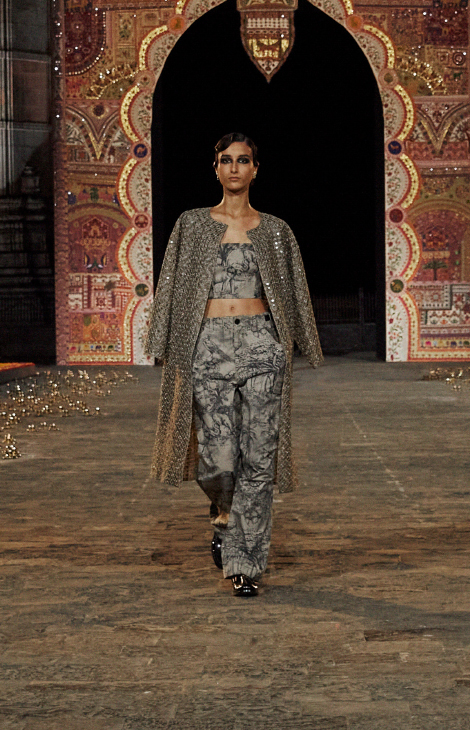 Style Notes: новую коллекцию Dior сезона осень 2023 показали в&nbsp;Мумбае