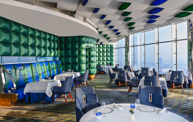 Ресторан Al Muntaha в отеле Burj Al Arab Jumeirah возглавил рейтинг Gault&Millau 2023 в Дубае