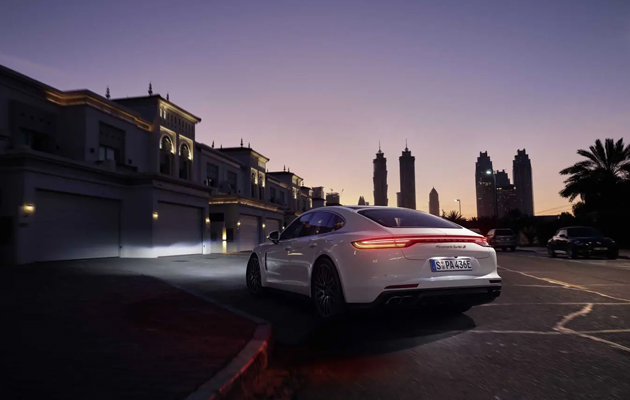 Новый Porsche Panamera представят 24 ноября 2023 года в Дубае  