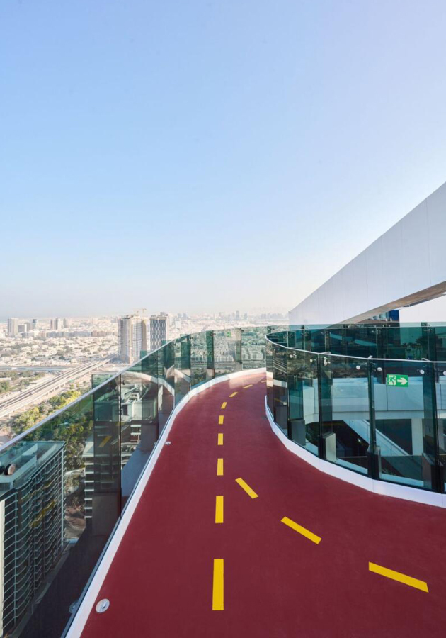Dubai Guide: самая высокая беговая дорожка — и мировой рекорд Гиннесса