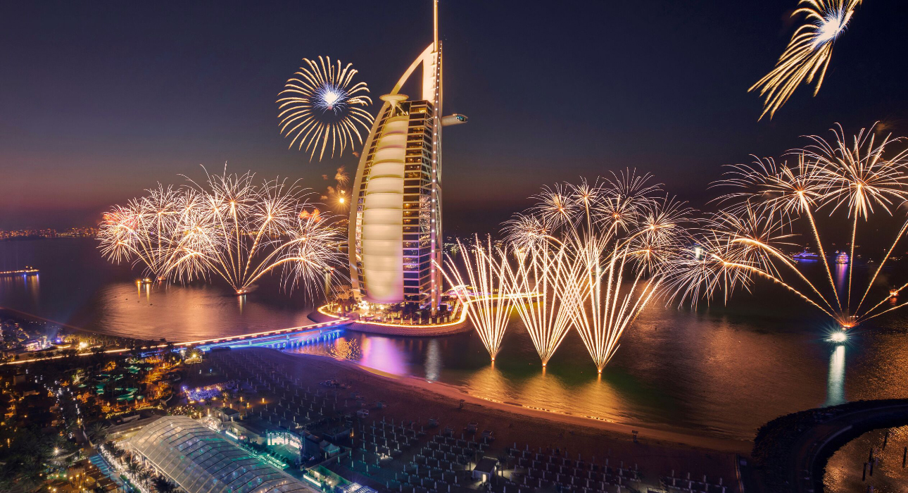 Dubai Guide: Новый год в ресторане — иммерсивное шоу, золотая вечеринка и лучшие фейерверки