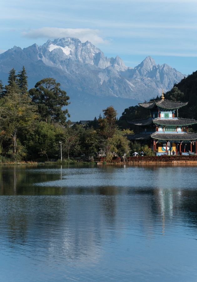 Очаровательный городок Лицзян, где находится  LUX* Tea Horse Road Lijiang и старинный чайный дом, был основан благодаря чайной торговле