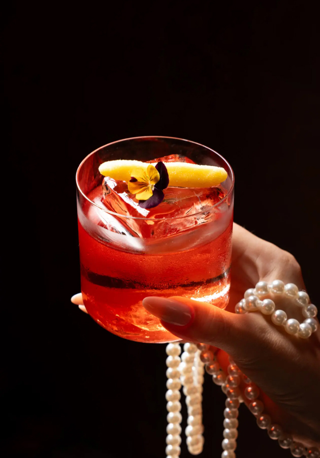 Первый на Ближнем Востоке Negroni Lounge